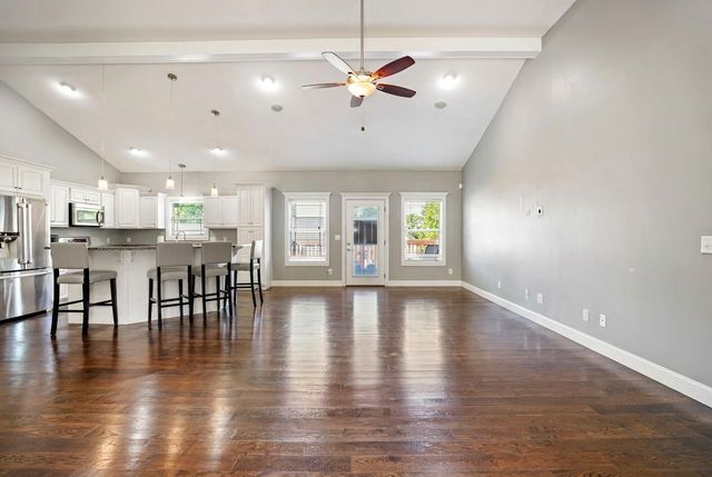 10 E Barrington Drive, Somerset, KY 42503