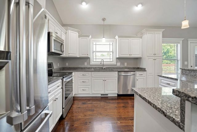 10 E Barrington Drive, Somerset, KY 42503