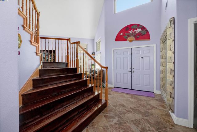 1445 Yorkshire Loop, Tracy, CA 95376