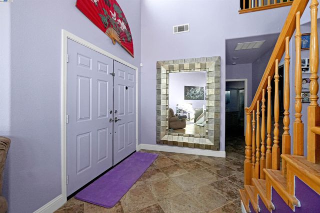 1445 Yorkshire Loop, Tracy, CA 95376