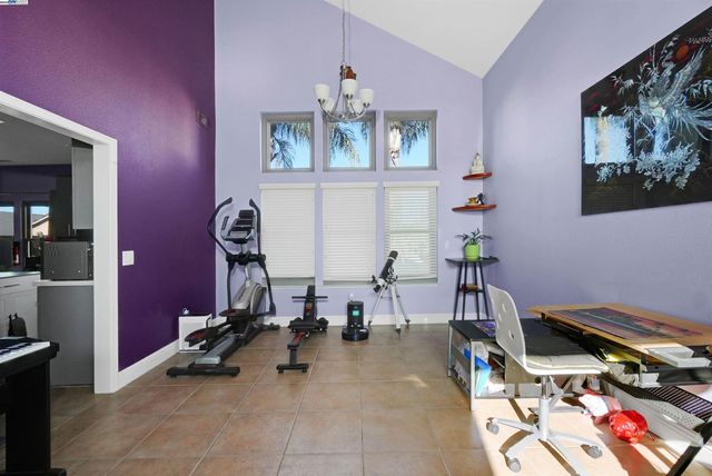 1445 Yorkshire Loop, Tracy, CA 95376