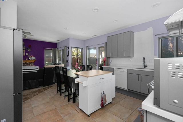 1445 Yorkshire Loop, Tracy, CA 95376