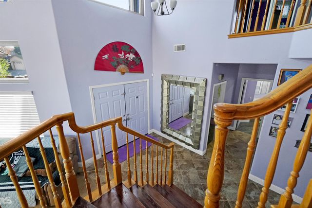 1445 Yorkshire Loop, Tracy, CA 95376