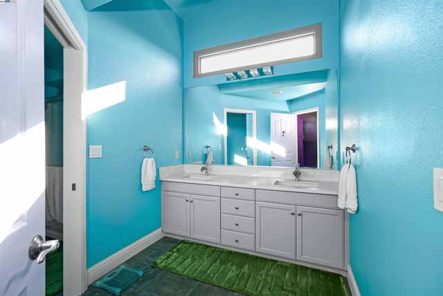 1445 Yorkshire Loop, Tracy, CA 95376