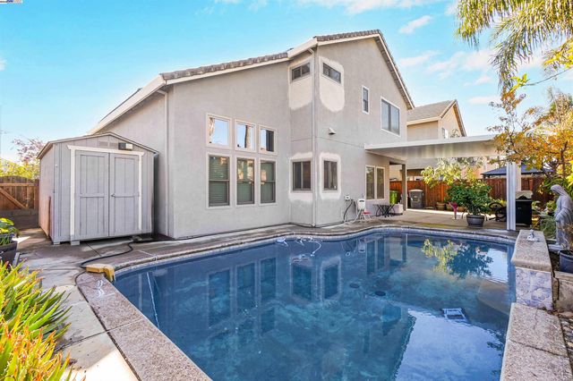 1445 Yorkshire Loop, Tracy, CA 95376