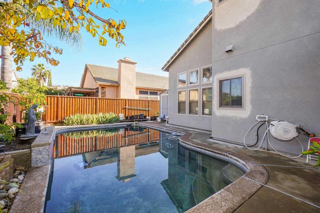 1445 Yorkshire Loop, Tracy, CA 95376