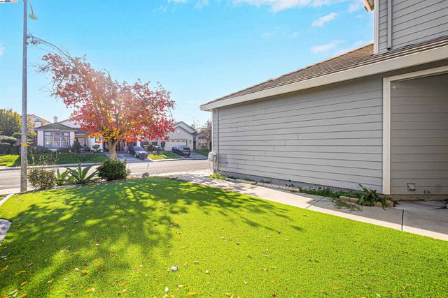 1445 Yorkshire Loop, Tracy, CA 95376