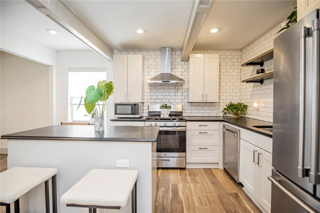 718 W Maple Street, Rogers, AR 72756