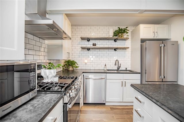 718 W Maple Street, Rogers, AR 72756