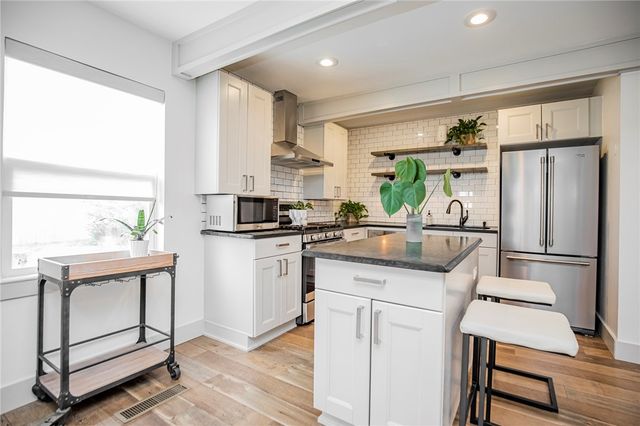 718 W Maple Street, Rogers, AR 72756