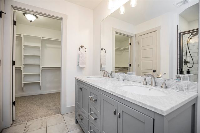 718 W Maple Street, Rogers, AR 72756