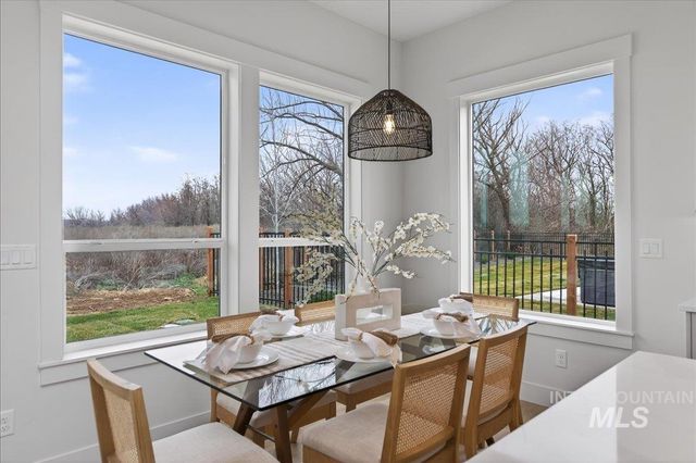 6518 W Flathead Lake St, Eagle, ID 83616