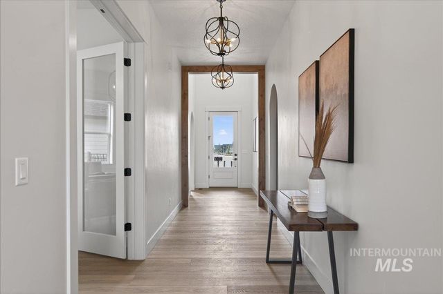 6518 W Flathead Lake St, Eagle, ID 83616