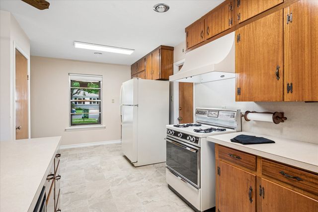 654 Milton Street, Lewisville, TX 75057