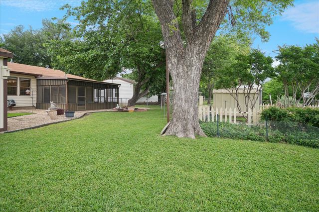 654 Milton Street, Lewisville, TX 75057