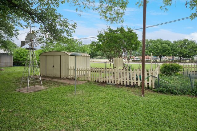 654 Milton Street, Lewisville, TX 75057