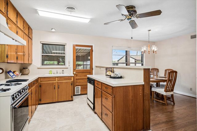 654 Milton Street, Lewisville, TX 75057