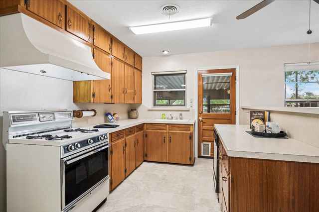 654 Milton Street, Lewisville, TX 75057