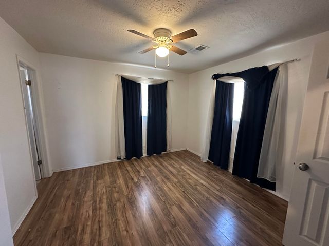 6209 Sunset Gardens Road SW, Albuquerque, NM 87121