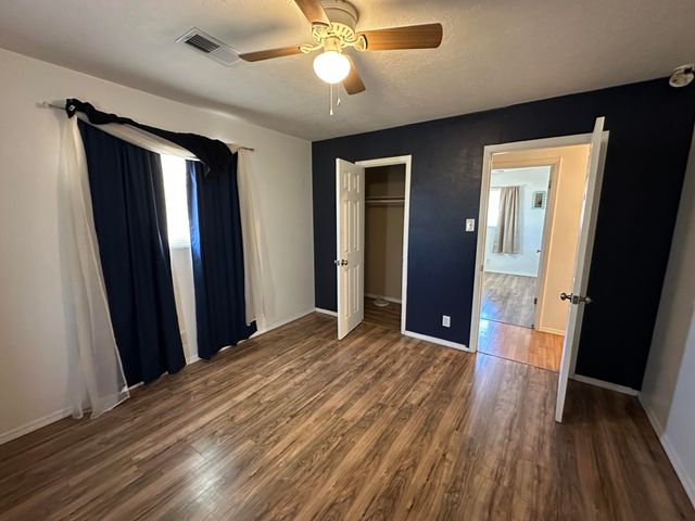 6209 Sunset Gardens Road SW, Albuquerque, NM 87121