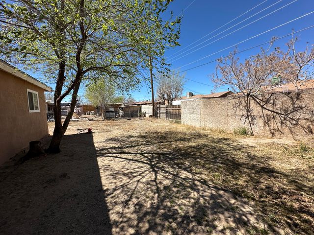 6209 Sunset Gardens Road SW, Albuquerque, NM 87121