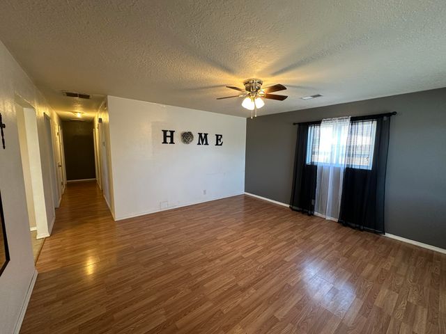 6209 Sunset Gardens Road SW, Albuquerque, NM 87121