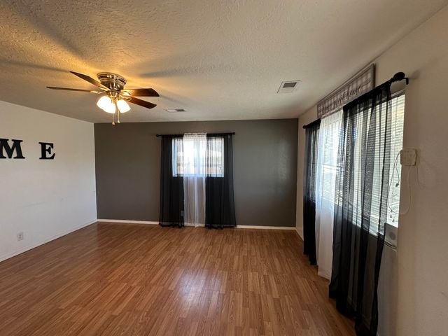 6209 Sunset Gardens Road SW, Albuquerque, NM 87121