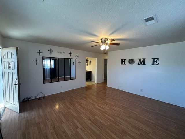 6209 Sunset Gardens Road SW, Albuquerque, NM 87121