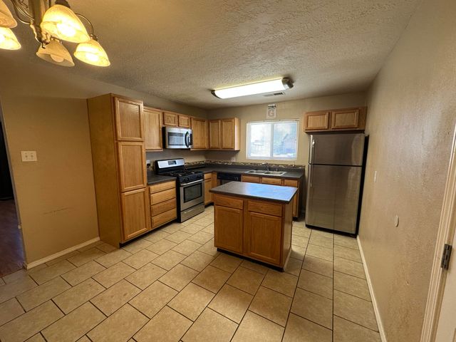 6209 Sunset Gardens Road SW, Albuquerque, NM 87121