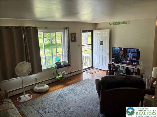 161 Glenoak Drive, Pocono Twp, PA 18301