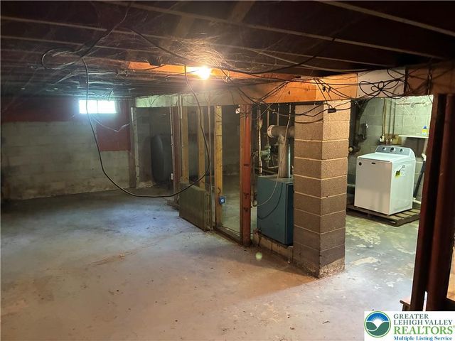 161 Glenoak Drive, Pocono Twp, PA 18301