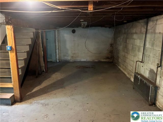 161 Glenoak Drive, Pocono Twp, PA 18301