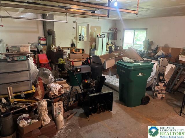 161 Glenoak Drive, Pocono Twp, PA 18301