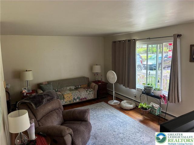 161 Glenoak Drive, Pocono Twp, PA 18301