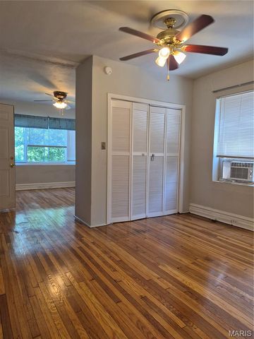 5226 Loughborough Avenue, St Louis, MO 63109