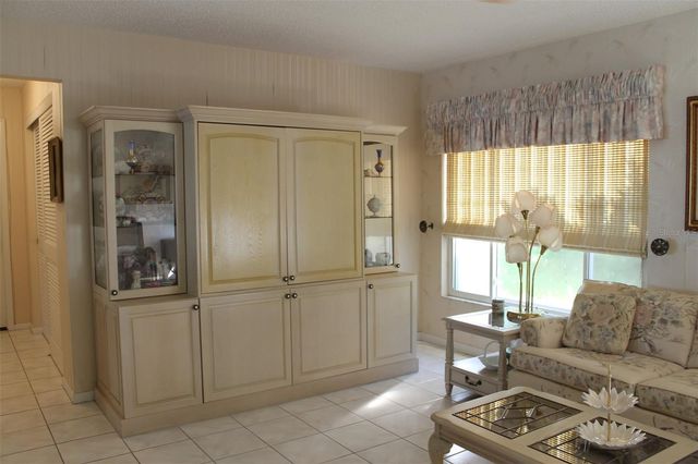 9242 36TH STREET N, Pinellas Park, FL 33782