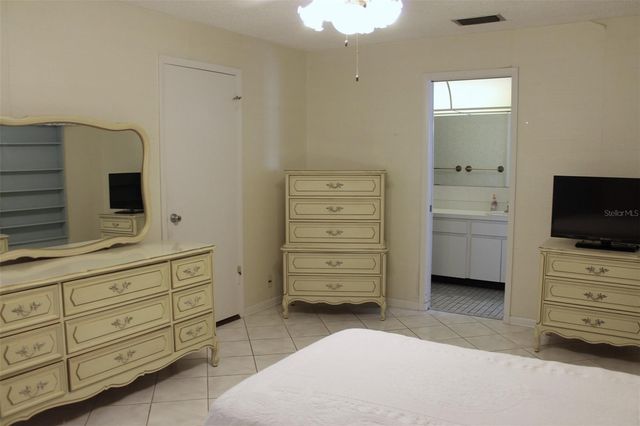 9242 36TH STREET N, Pinellas Park, FL 33782