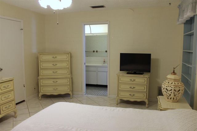 9242 36TH STREET N, Pinellas Park, FL 33782