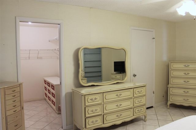 9242 36TH STREET N, Pinellas Park, FL 33782