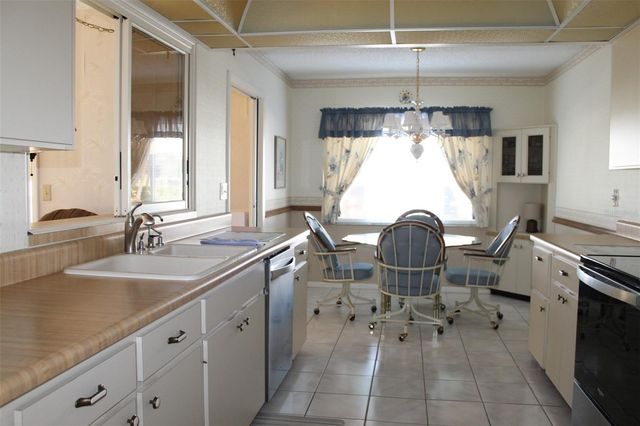 9242 36TH STREET N, Pinellas Park, FL 33782