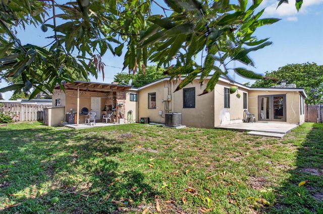 1914 NE 53rd Court, Pompano Beach, FL 33064
