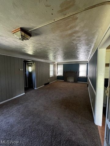 6926 Mackenzie Road, Olmsted Falls, OH 44138