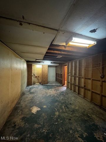 6926 Mackenzie Road, Olmsted Falls, OH 44138