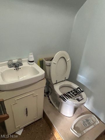 6926 Mackenzie Road, Olmsted Falls, OH 44138