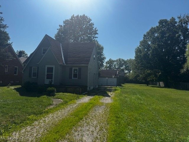 6926 Mackenzie Road, Olmsted Falls, OH 44138