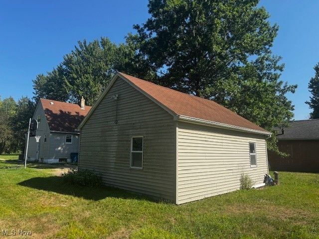 6926 Mackenzie Road, Olmsted Falls, OH 44138