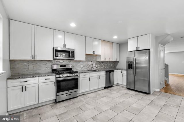 1123 HOLLINS ST, Baltimore, MD 21223
