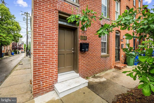 1123 HOLLINS ST, Baltimore, MD 21223