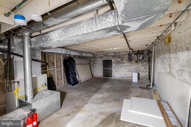 1123 HOLLINS ST, Baltimore, MD 21223
