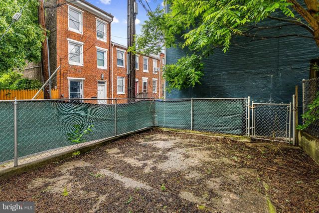 1123 HOLLINS ST, Baltimore, MD 21223